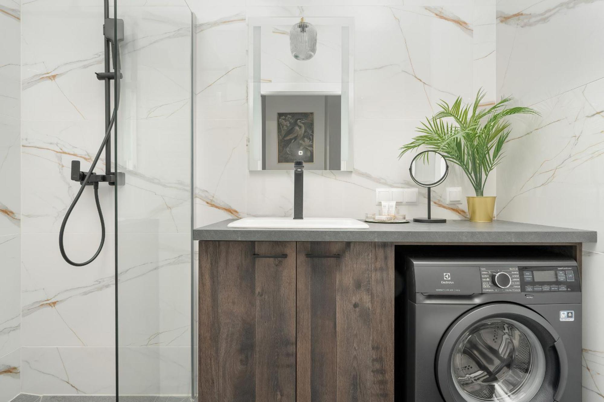 Center With Gym & Free Garage By Renters Poznań
