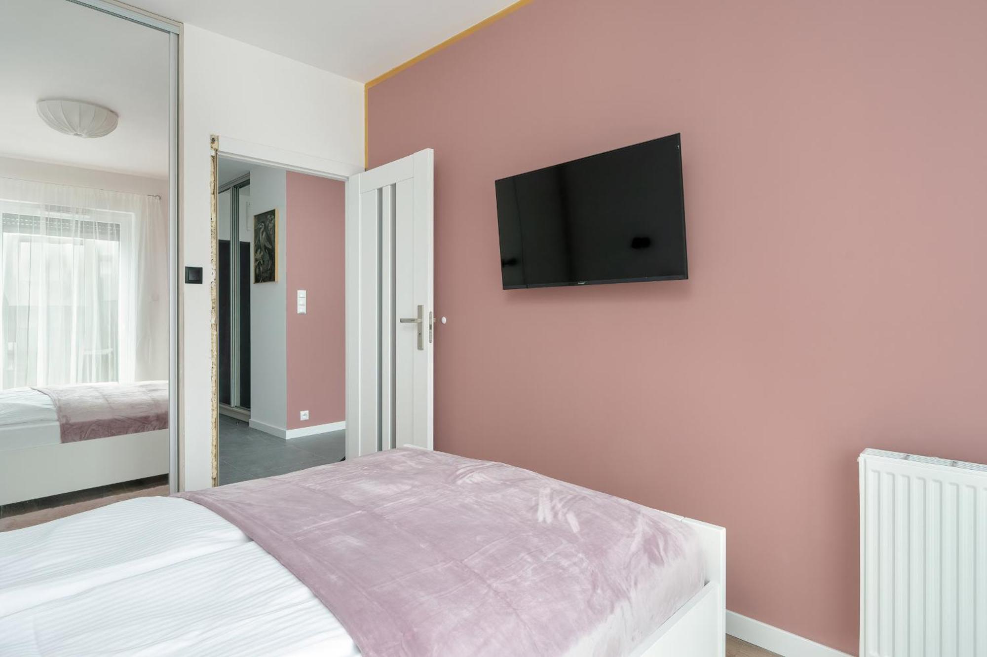 Center With Gym & Free Garage By Renters Poznań